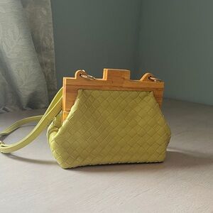 Elegant Green Woven Handbag
